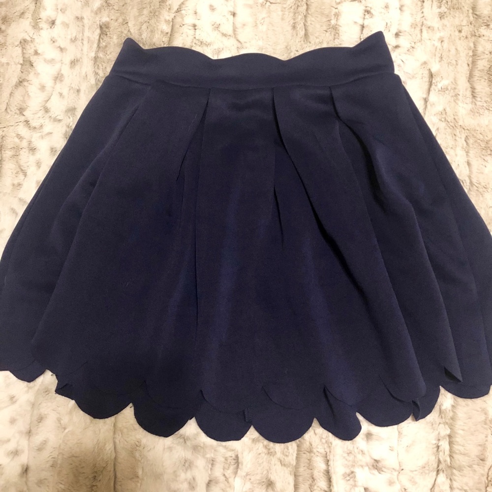 High waisted scalloped skirt!